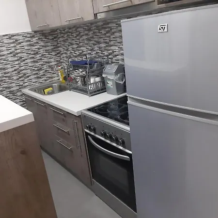 Small 1 Bedroom 1 Bathroom In The City Center * Скопье