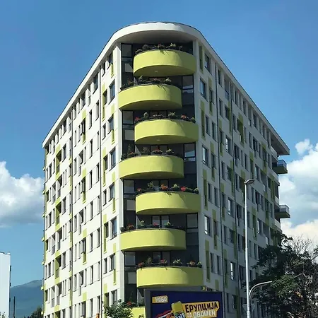 Small 1 Bedroom 1 Bathroom In The City Center * Скопье